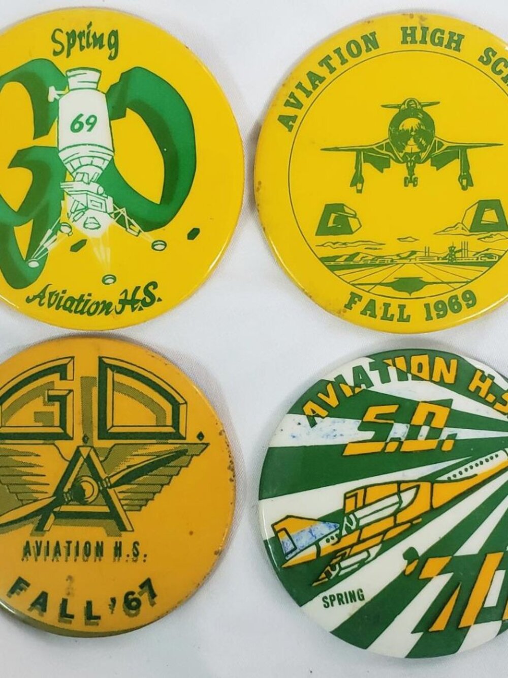 LOT OF 4 AVIATION HIGH SCHOOL QUEENS NY G.O. BUTTONS 1967-69-70 2.5"